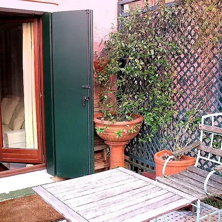 Venetian House With Terrace Venise