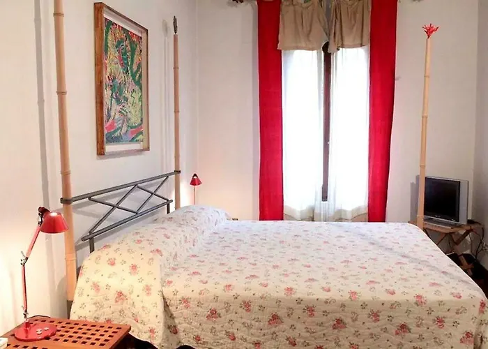 Venetian House With Terrace Daire