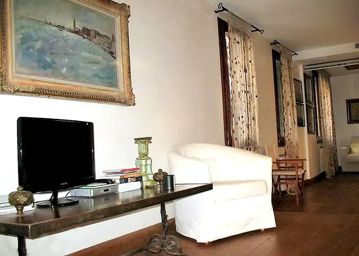 Venetian House With Terrace Venedik