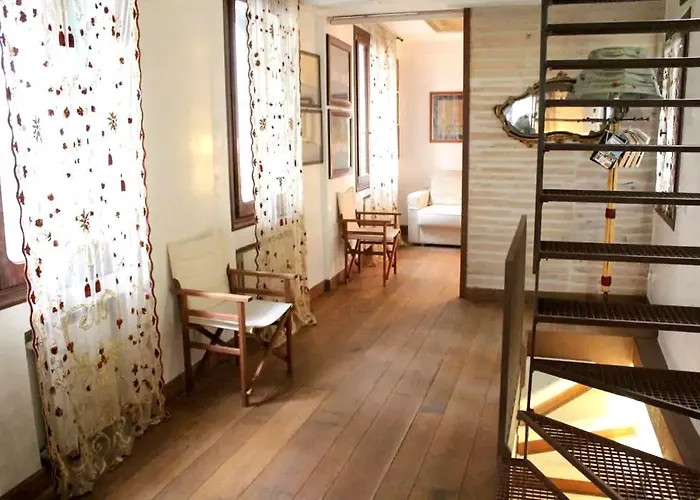 Venetian House With Terrace Venedik