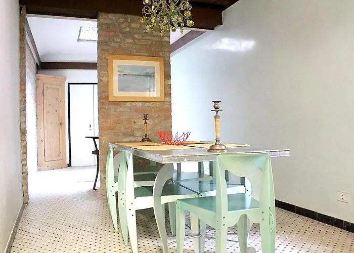 Venetian House With Terrace Venedik