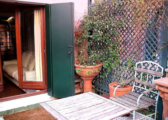 Venetian House With Terrace Venedik